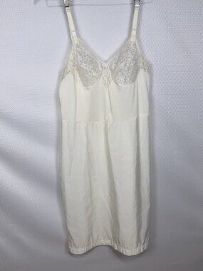 VTG Warners Off White Nylon Slip Lace Top & Adjustable Straps Size 34 A 1960’s